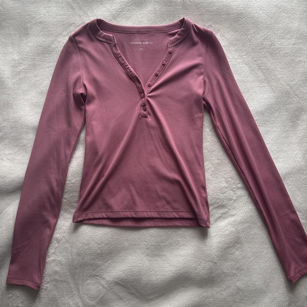 Brandy Melville Dusty Mauve Ribbed Henley Long Sleeve